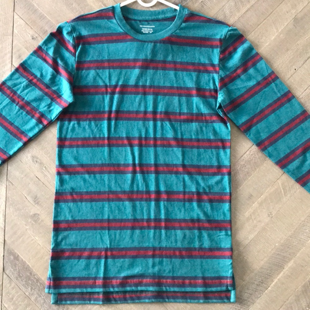 Fantastic “No Boundaries H&M” Long Sleeve